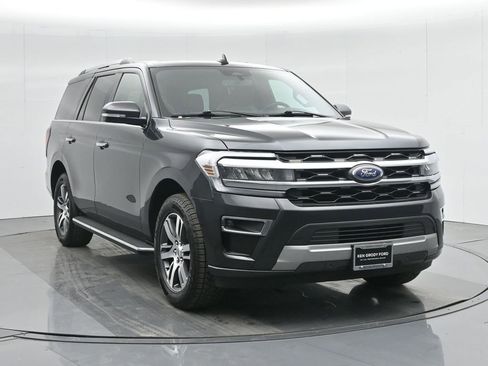 Used 2022 Ford Expedition Limited image 61