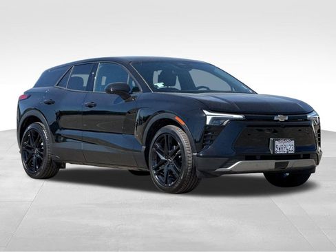 Used 2025 Chevrolet Blazer EV LT FWD image 7