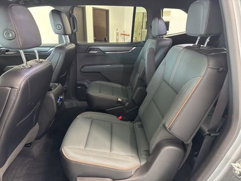Used 2025 GMC Acadia AT4 image 24