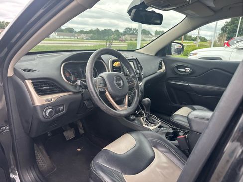 Used 2016 Jeep Cherokee Sport AWD/4WD image 6
