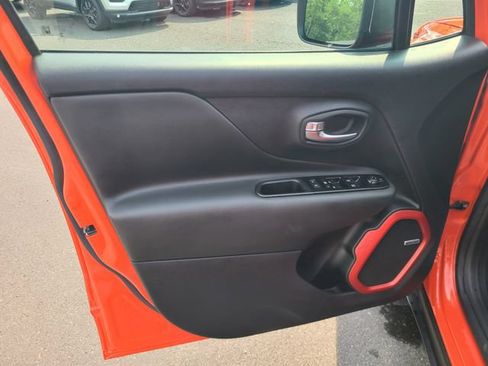 Used 2021 Jeep Renegade Trailhawk w/ Sun & Sound Group AWD/4WD image 10