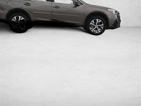 Used 2021 Subaru Outback Limited XT w/ Popular Package #2 AWD/4WD image 4