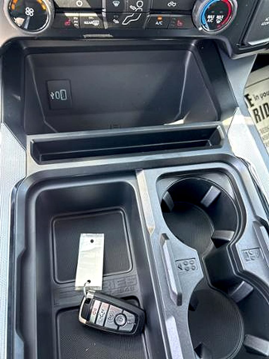 New 2025 Ford F250 XLT w/ Black Appearance Package AWD/4WD image 16