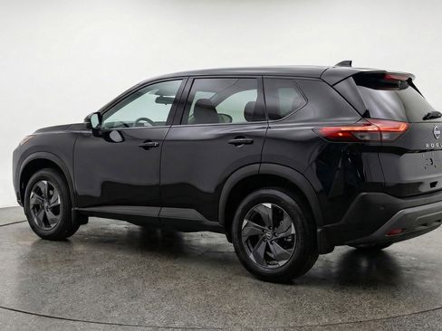 Used 2025 Nissan Rogue SV AWD/4WD image 5