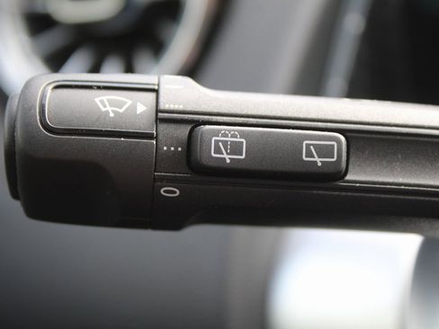 Certified 2025 Mercedes-Benz GLB 250 image 29