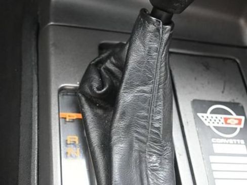 Used 1990 Chevrolet Corvette Convertible RWD image 11