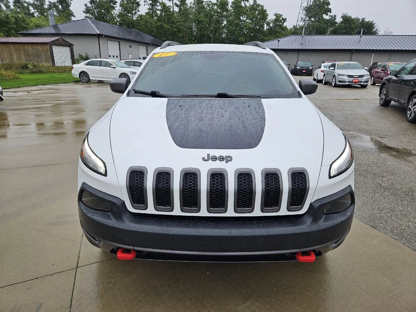 Used 2017 Jeep Cherokee Trailhawk w/ Trailer Tow Group AWD/4WD image 2
