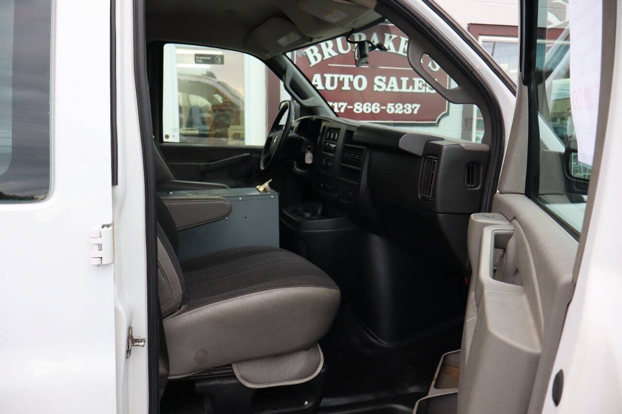 Used 2020 Chevrolet Express 2500 w/ Driver Convenience Package RWD image 7
