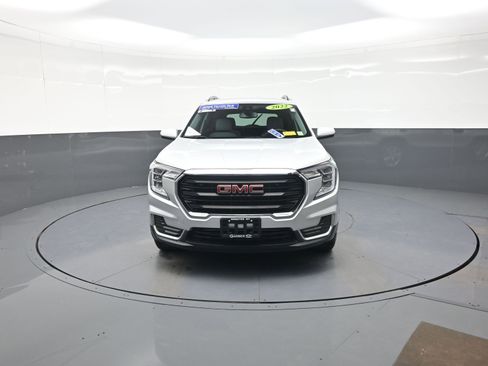 Used 2022 GMC Terrain SLE w/ Driver Convenience Package AWD/4WD image 8