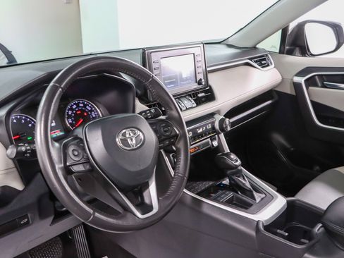 Used 2022 Toyota RAV4 XLE Premium FWD image 23