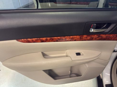 Used 2012 Subaru Outback 2.5i Limited w/ Moonroof Pkg image 28