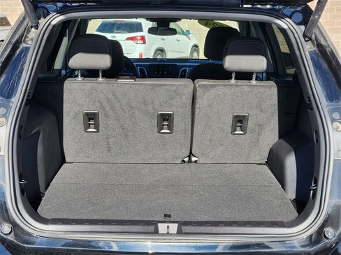 Used 2024 Chevrolet Equinox LT image 11