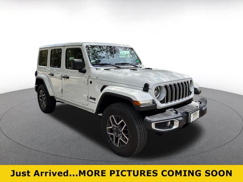 Used 2025 Jeep Wrangler Unlimited Sahara AWD/4WD image 1