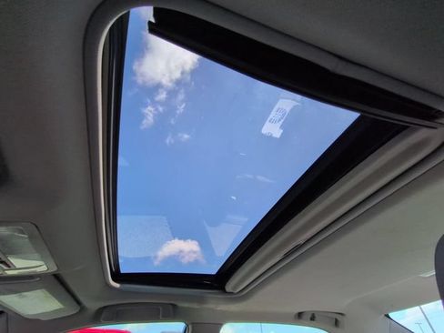 Used 2014 Toyota Camry XLE FWD image 19