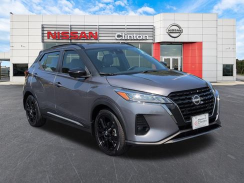 Used 2023 Nissan Kicks SR w/ SR Premium Package FWD image 1