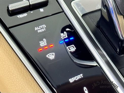 Used 2023 Porsche Panamera 4 Platinum Edition AWD/4WD image 27