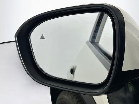 Used 2023 Nissan Rogue SV FWD image 16