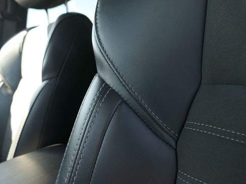 Used 2024 Mitsubishi Outlander SE image 13