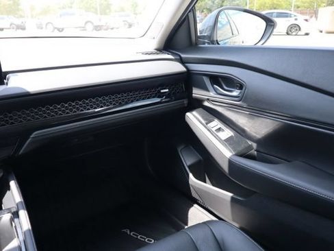 Used 2025 Honda Accord Touring image 13