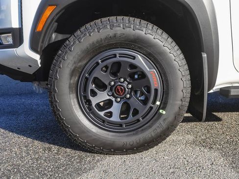 New 2026 Nissan Frontier PRO-4X w/ Tow Package AWD/4WD image 11