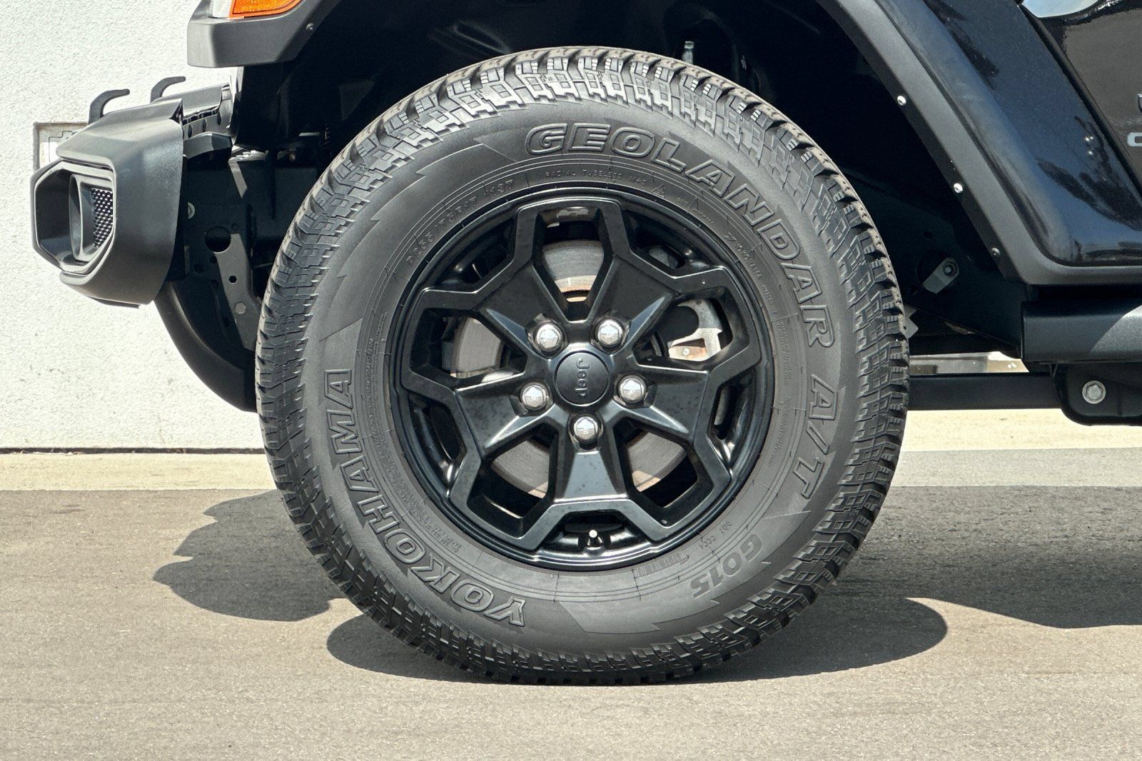 Used 2021 Jeep Gladiator Sport AWD/4WD image 35