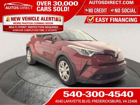 Used 2019 Toyota C-HR LE image 1