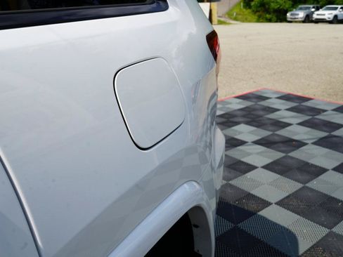 Used 2019 Jeep Grand Cherokee Altitude AWD/4WD image 26
