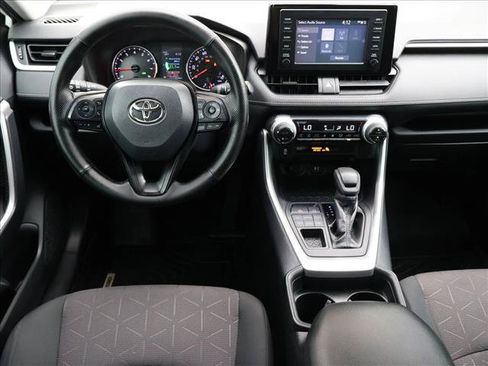 Used 2019 Toyota RAV4 XLE AWD/4WD image 21