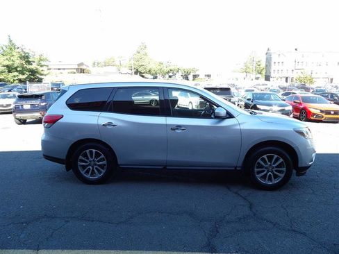 Used 2014 Nissan Pathfinder S image 8