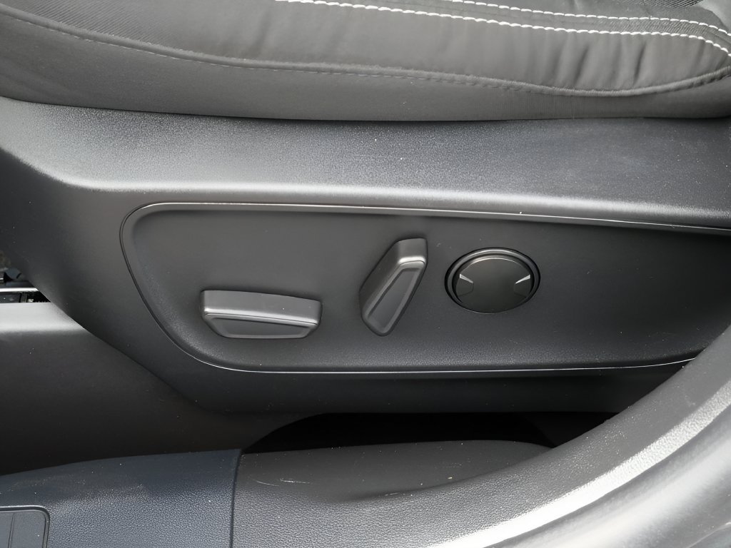 Used 2024 Ford Escape Active AWD/4WD image 15