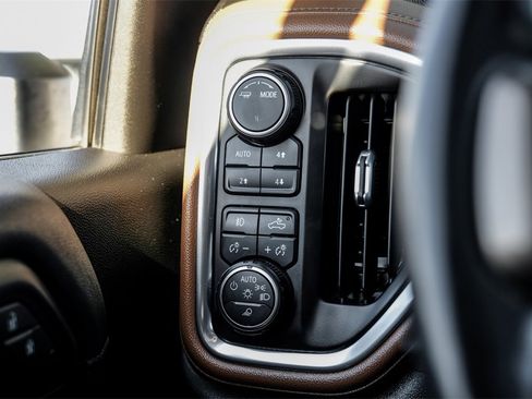 Used 2022 Chevrolet Silverado 2500 High Country w/ Safety Package II image 30