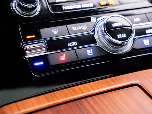 Used 2019 Lincoln Navigator Reserve AWD/4WD image 30