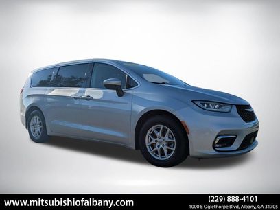 Used 2023 Chrysler Pacifica Touring-L