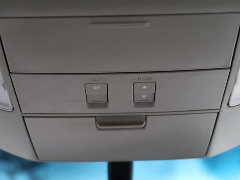 Used 2010 Toyota Sequoia Platinum image 34