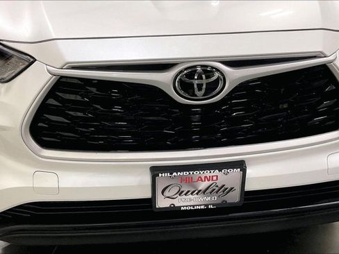 Used 2023 Toyota Highlander XLE AWD/4WD image 31