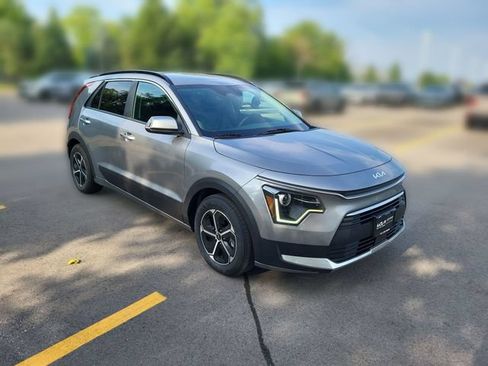 Certified 2023 Kia Niro EX FWD image 10