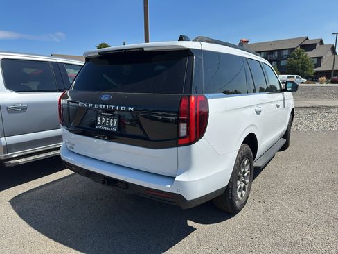Certified 2025 Ford Expedition Active AWD/4WD image 5