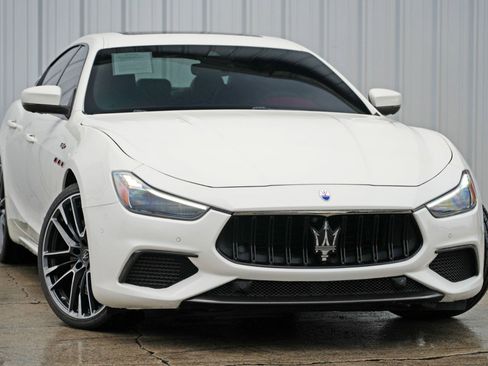 Used 2021 Maserati Ghibli Trofeo image 4
