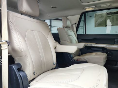 Used 2022 Ford Expedition Limited RWD image 47