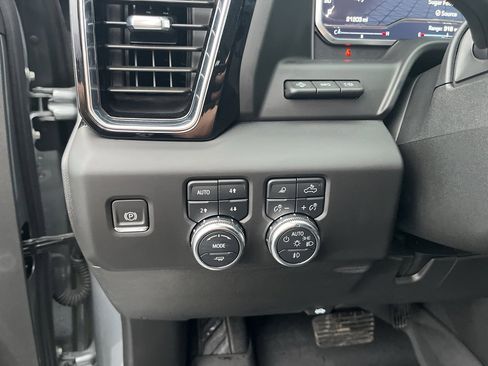 Used 2024 GMC Sierra 2500 Denali w/ Denali Reserve Package image 11