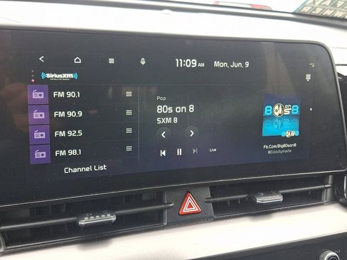 Used 2023 Kia Sportage EX image 17