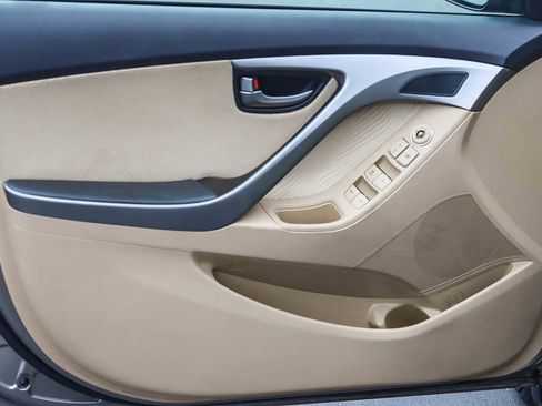 Used 2013 Hyundai Elantra GLS w/ Preferred Pkg image 18