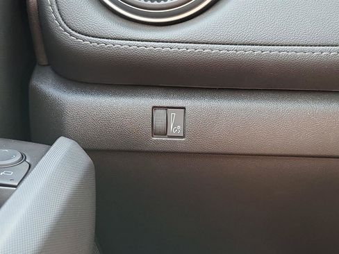 New 2025 Chevrolet Colorado LT RWD image 17