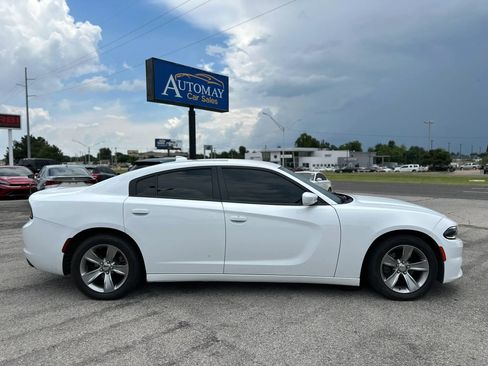 Used 2016 Dodge Charger SXT RWD image 5