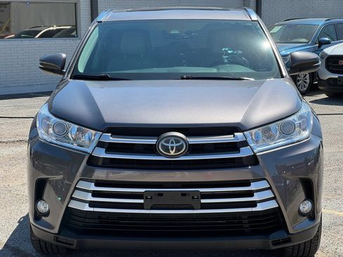 Used 2017 Toyota Highlander XLE FWD image 10