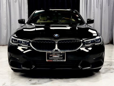 Used 2021 BMW 330i xDrive Sedan w/ Convenience Package image 2