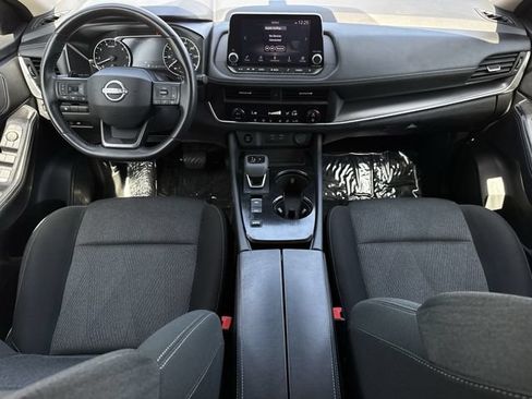 Used 2025 Nissan Rogue SV FWD image 9
