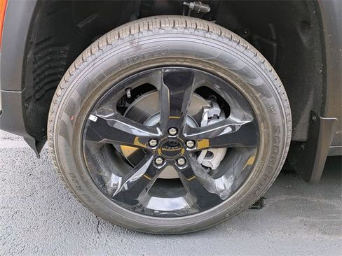 New 2025 Jeep Grand Cherokee L Limited w/ Black Appearance Package image 34