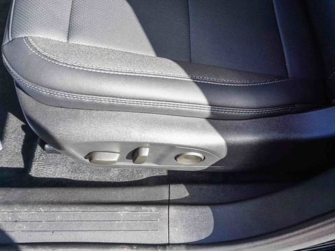 New 2026 Chevrolet Equinox EV LT FWD image 19