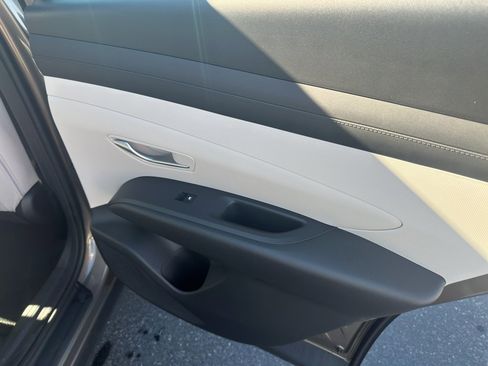 New 2026 Hyundai Tucson Blue SE image 18